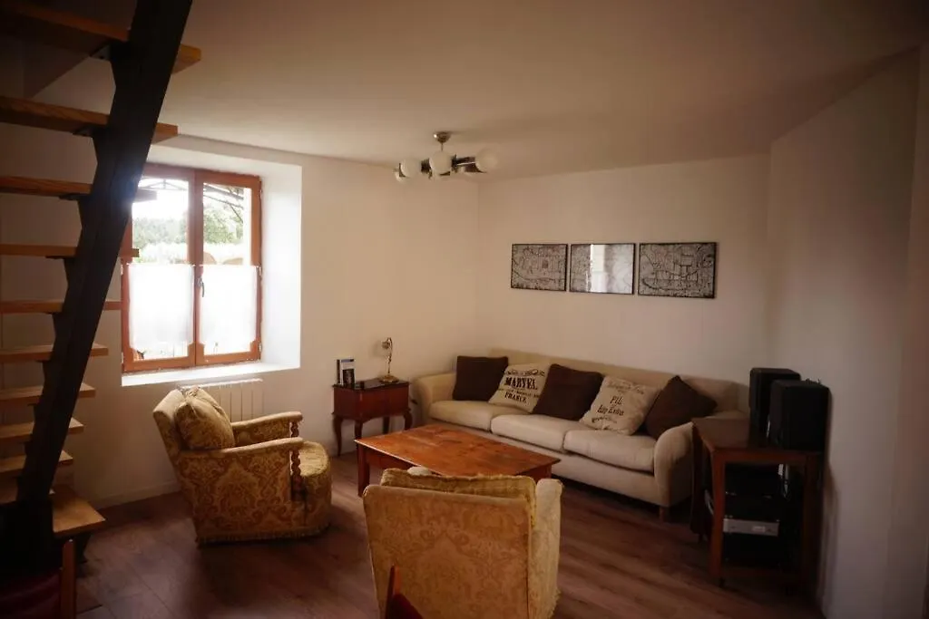 Belle Maison De Campagne Hénon Francia